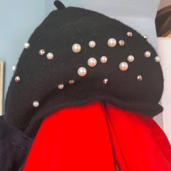 Black pearled beret - Picture 1 of 2